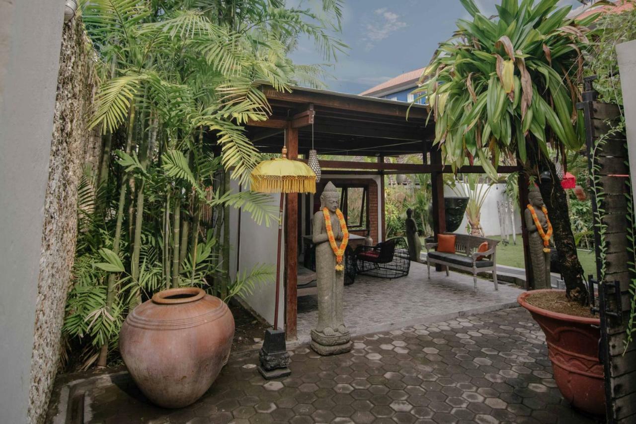 The Secret Jungle Villas Seminyak Exterior photo